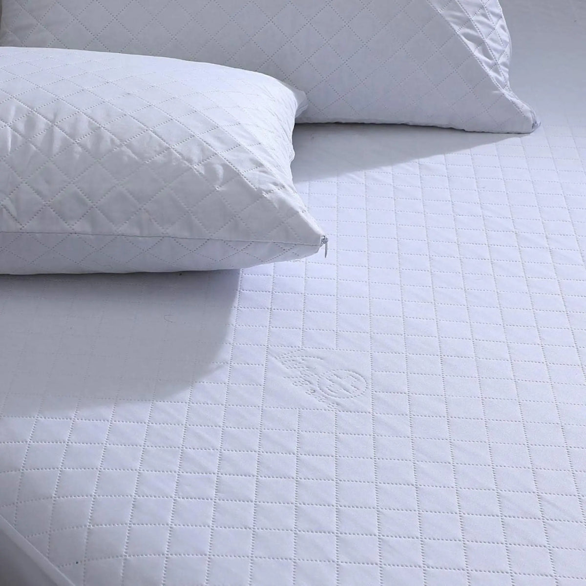 Quilted Protectors Bed Pillows Cover White Pillow Cases Zipped | Anti Allergic | Breathable | Rustle Free | Anti-Dust Mite Pillowcase with Zipper Closure (50x75cm) - Beach Stone