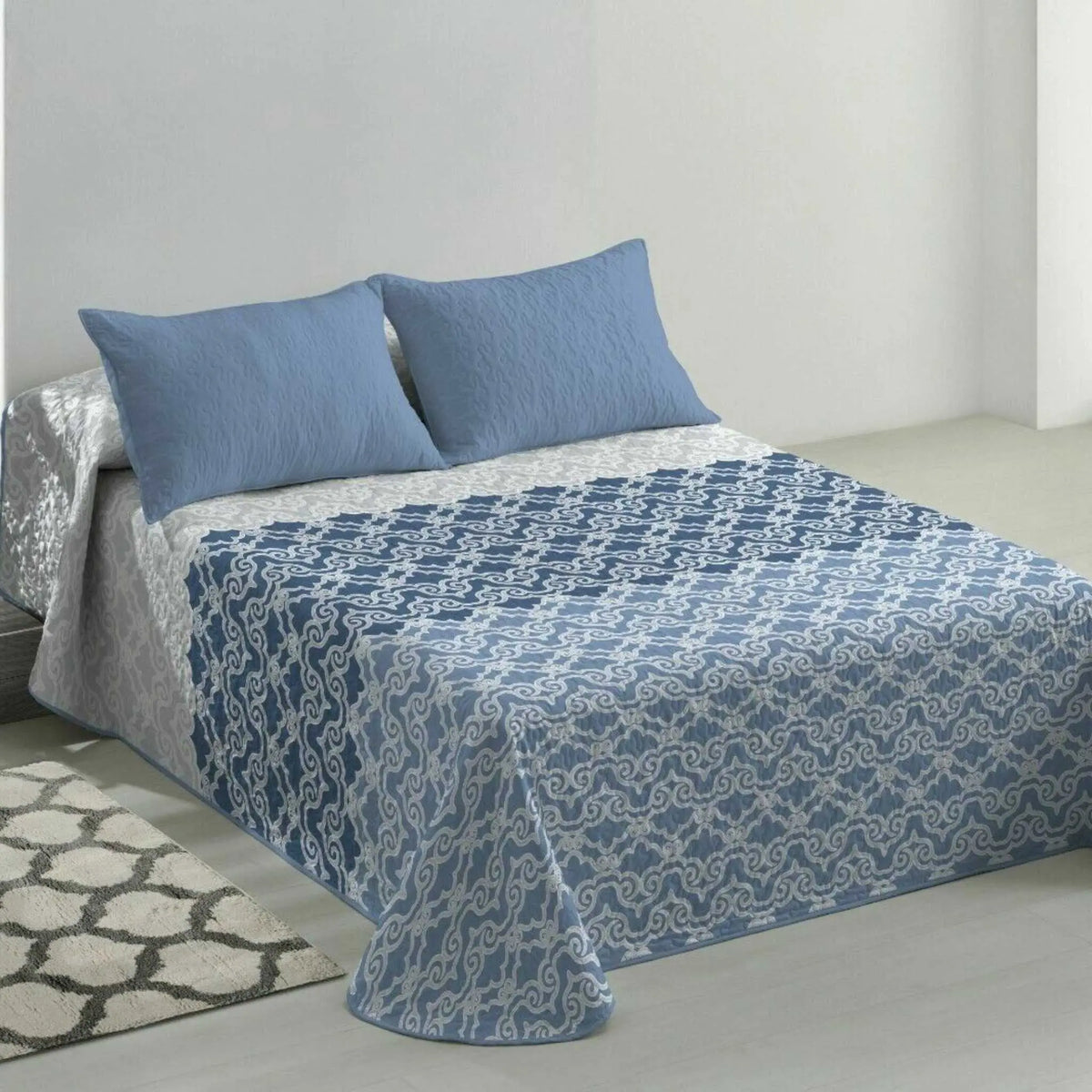 Luxury Reversible Floral Pattern Bedspread - Beach Stone